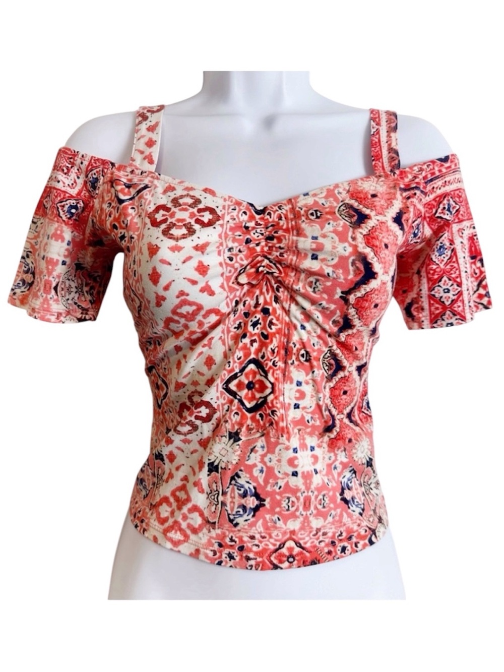 Guess Jada Printed Cold Shoulder Crop Top